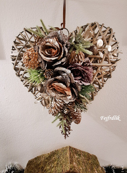 Zimní srdce ,,růže v šiškách,,.. — foto 5