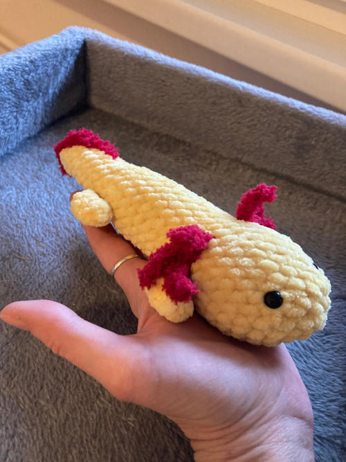 Háčkovaný axolotl žlutý — foto 2