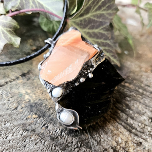 Obsidian Black, kalcit, sladkovodní perly — foto 4