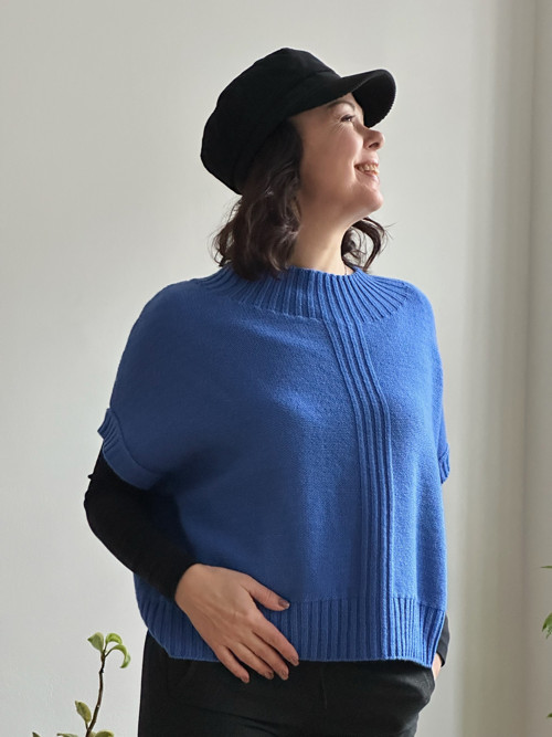 Oversize vesta s texturovaným středovým panelem — foto 3