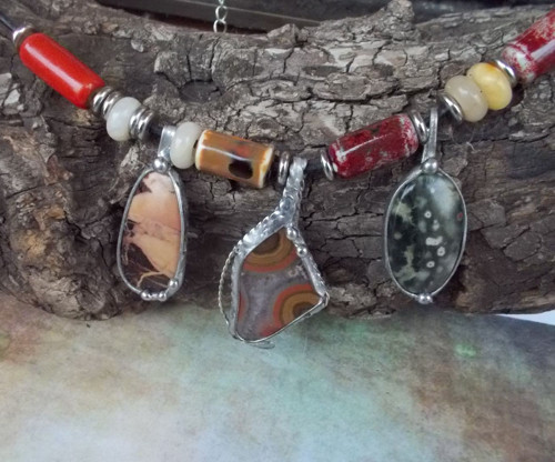 Boho náhrdelník s keramikou — foto 4
