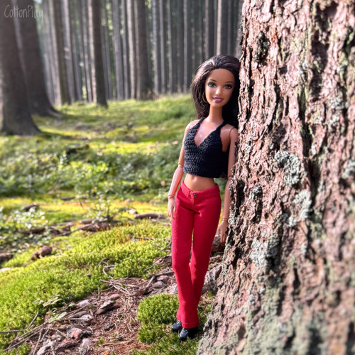 Červené elastické kalhoty pro Barbie — foto 3