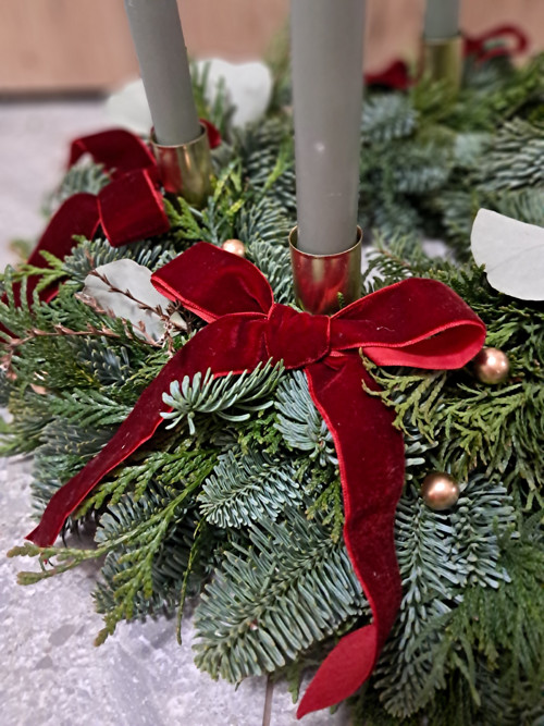 Adventní věnec nobilis "Sametová elegence" — foto 2