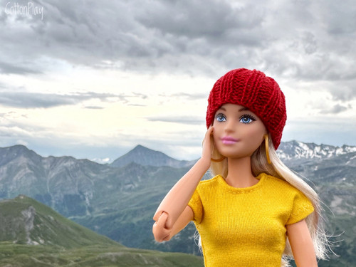 Pletená čepička pro Barbie - červená — foto 3