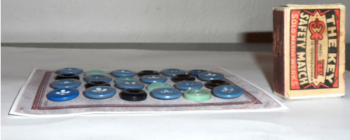 24x různé KNOFLÍKY — foto 3