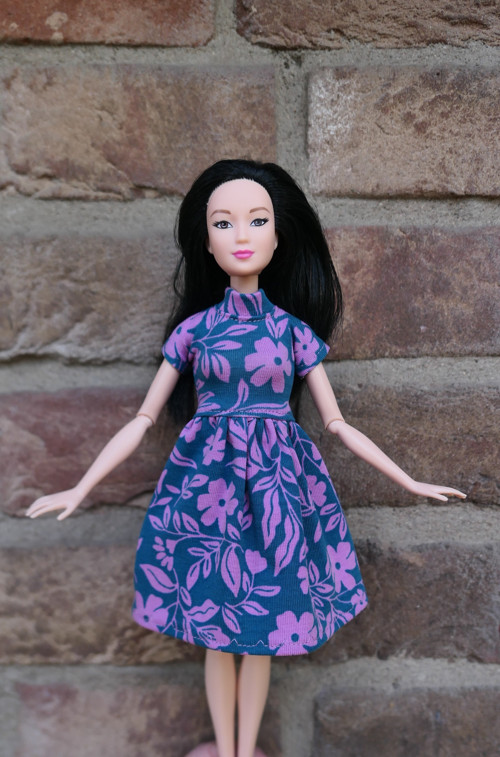 Úpletové šaty pro Barbie — foto 4