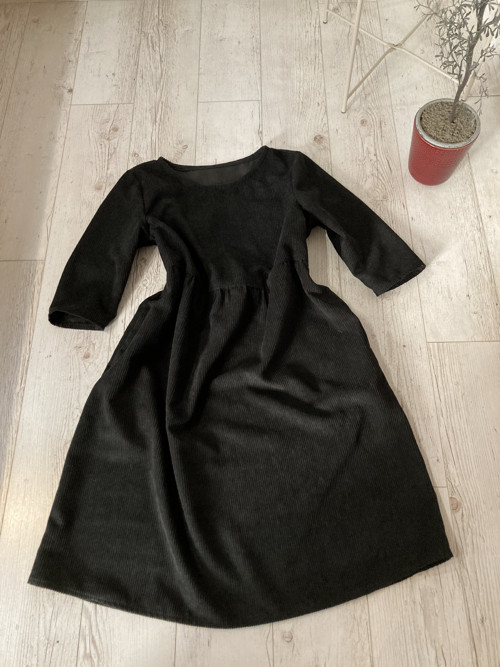 Menčester šaty Lillith — foto 3