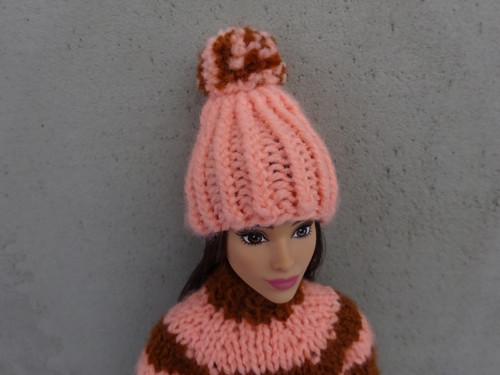 Svetr a kulich pro Barbie baculka — foto 4