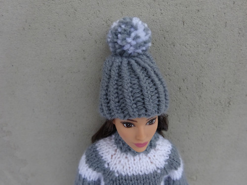 Svetr a kulich pro Barbie baculka — foto 3