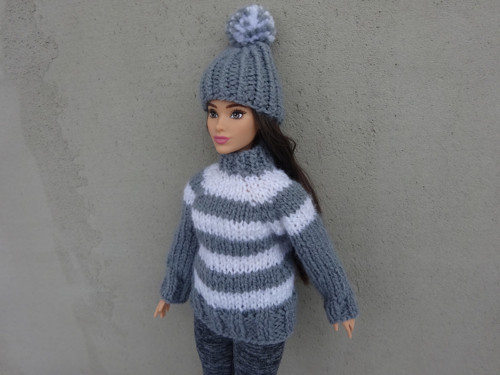 Svetr a kulich pro Barbie baculka — foto 4