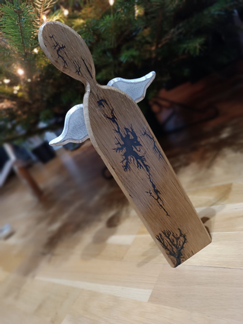 Dřevěný anděl hubeňour — foto 3