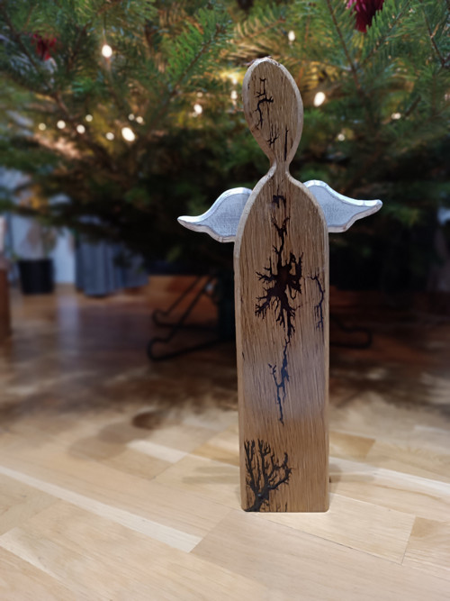 Dřevěný anděl hubeňour — foto 6