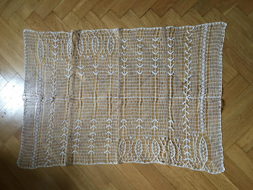 Háčkovaná dečka na konferenční stolek — foto 2