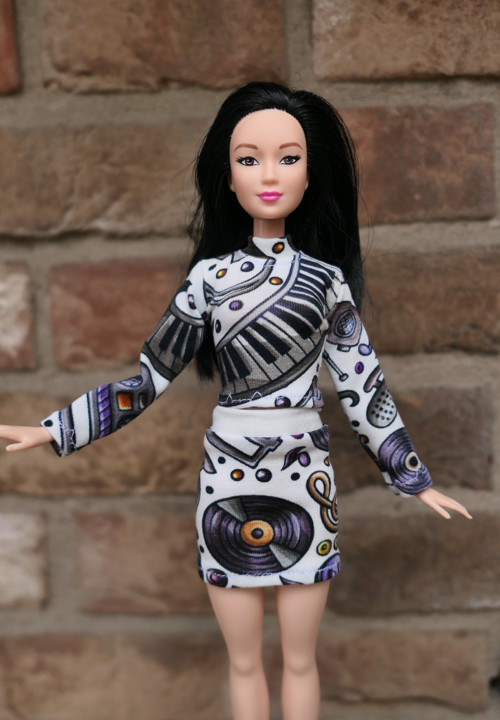 Barbie - tričko + sukně — foto 3