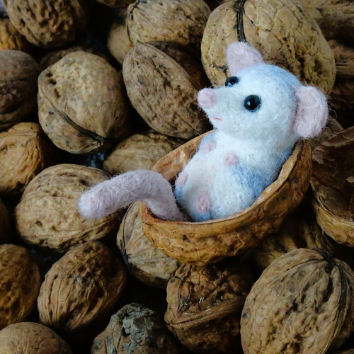Figurka Myška v oříšku — foto 4
