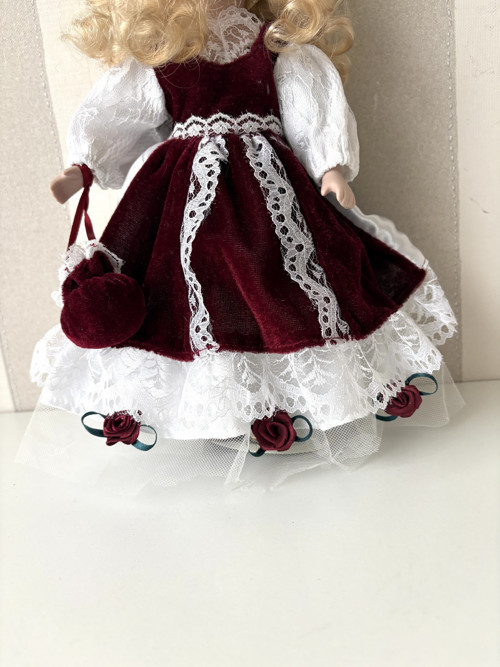Porcelánová panenka Brigita — foto 4