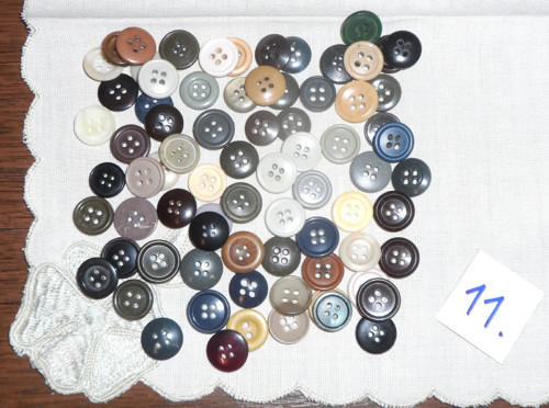 75x KNOFLÍKY — foto 2
