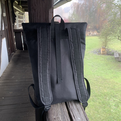 Černá krajka s černým zipem + přední kapsa na zip — foto 3