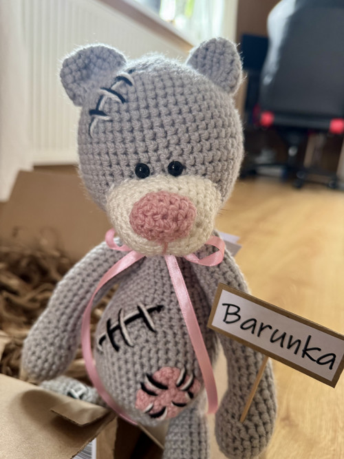 Háčkovaný medvídek se záplatou - medvědice Barunka — foto 6