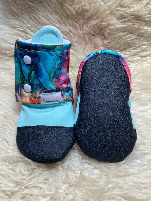 Vysoké softshellové capáčky vel. 14cm — foto 2