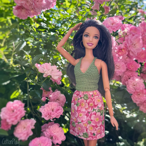 Suknička pro Barbie - plané růžičky — foto 4