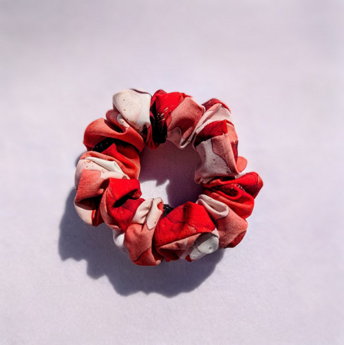 Hedvábná scrunchie "VLČÍ MÁK" — foto 2