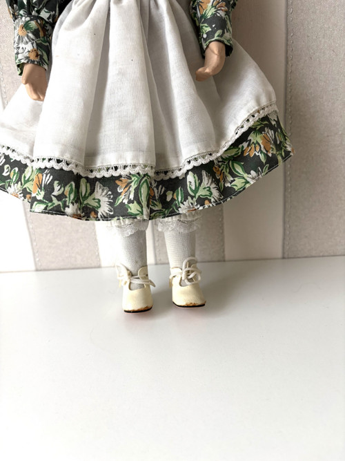 Porcelánová panenka Dana — foto 4