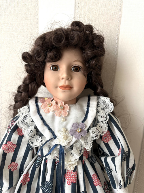 Porcelánová panenka Sophia — foto 3