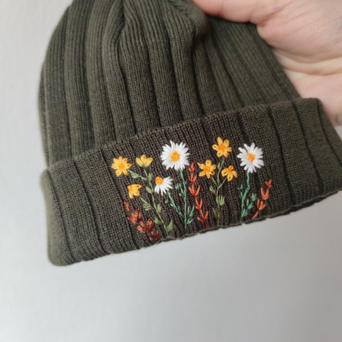 Dětská vyšívaná čepice khaki — foto 4