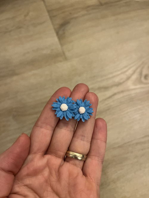 Modré kopretinové náušnice — foto 2