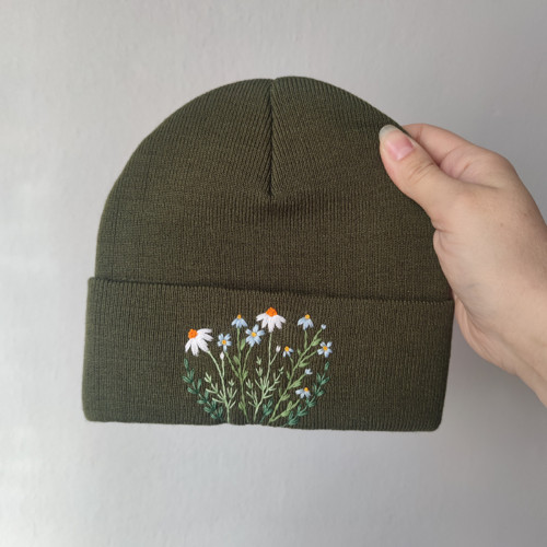Dětská vyšívaná čepice khaki — foto 3
