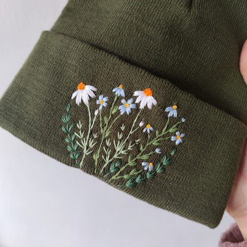 Dětská vyšívaná čepice khaki — foto 2