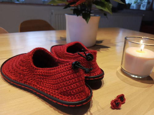 Háčkovaná barefoot elegance "vlčí máky" — foto 2