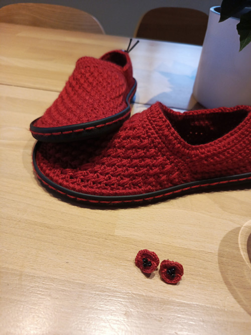 Háčkovaná barefoot elegance "vlčí máky" — foto 3