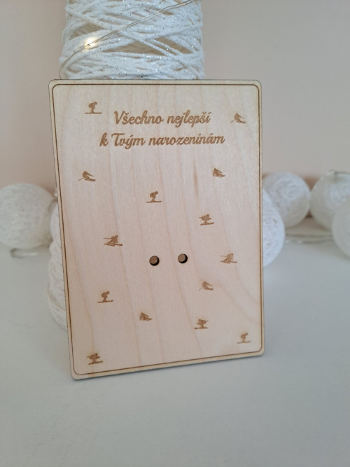 Dřevěné přání na peníze - Lyžař — foto 3