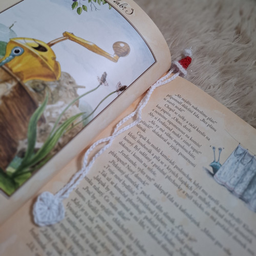Háčkovaná záložka čepička — foto 2