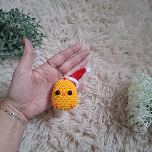 Háčkovaný přívěsek kuřátka — foto 3