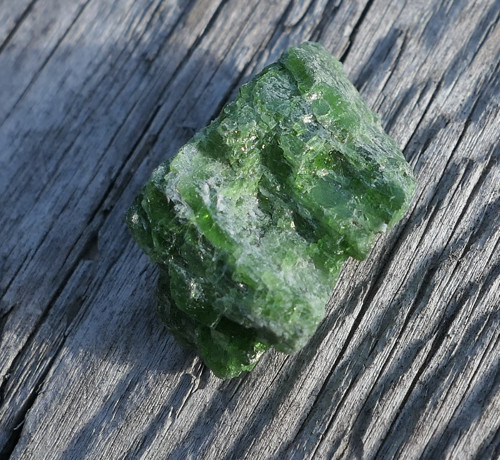 Surový chromdiopsid V1929 — foto 3