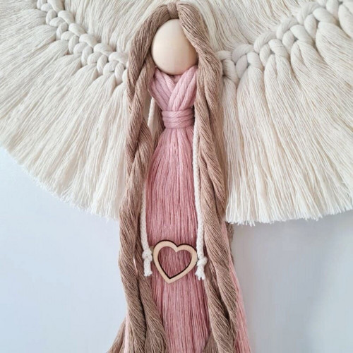 Anděl macramé LOVELY na kruhu 18 cm — foto 3