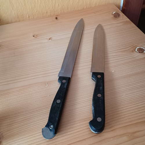 Dva velké a ostré nože — foto 2