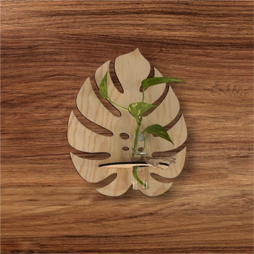 Monstera s vázičkou — foto 2
