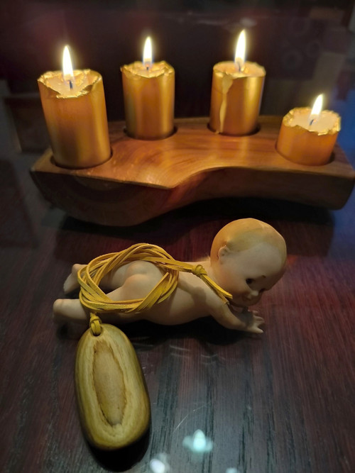Přívěsek ze dřeva škumpy — foto 2