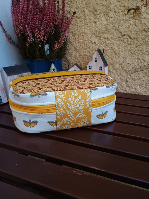 Hranatá toaletní taška — foto 3