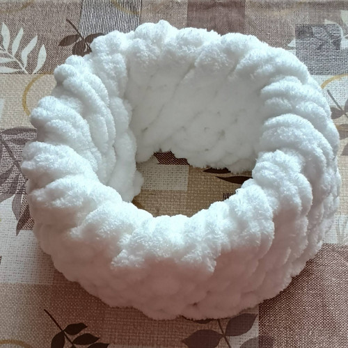 Puffy nákrčník bílý — foto 2