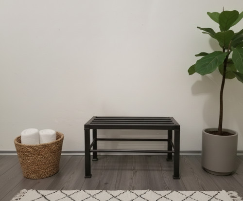 Priemyselná kovová lavička – minimalistická stolič — foto 2