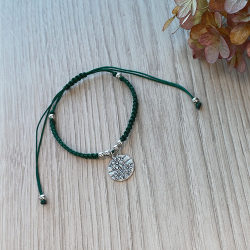 CAMILA VI. – macramé náramek s medailonem — foto 3