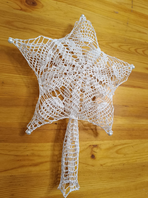 Háčkovaná špička na stromeček velká — foto 2