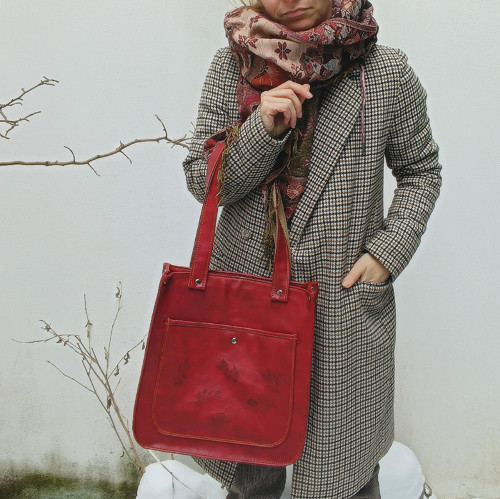 Kabelka WALKING Bag graving tmavo červená — foto 3