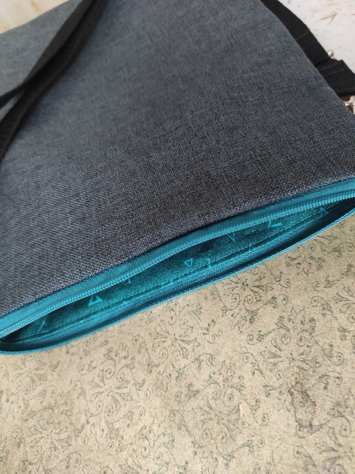 Praktická crossbody. — foto 3