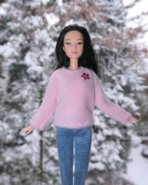 Svetr pro Barbie — foto 2